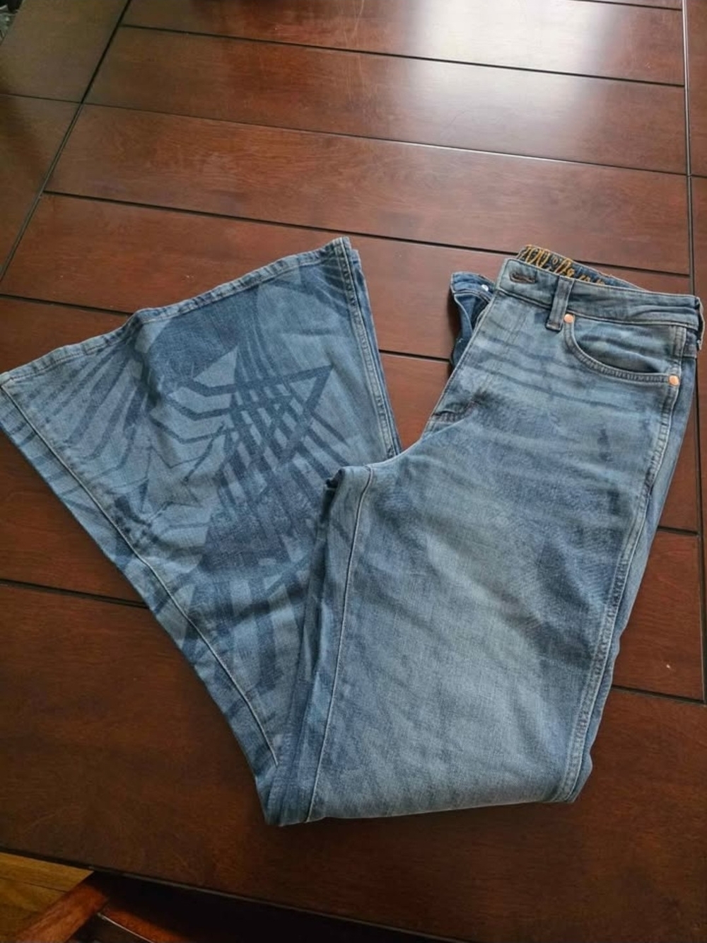 Wrangler Lainey Wilson Women's Blue Bell Bottom Jeans - Picture 3 of 7